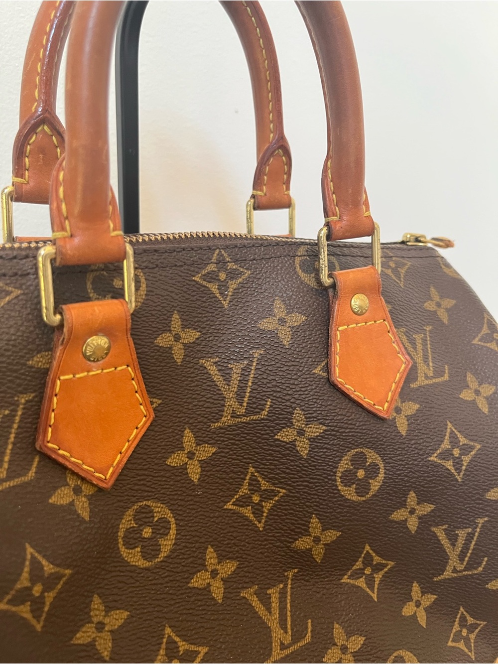 Authentic Louis Vuitton Speedy 25 - Picture 8 of 13